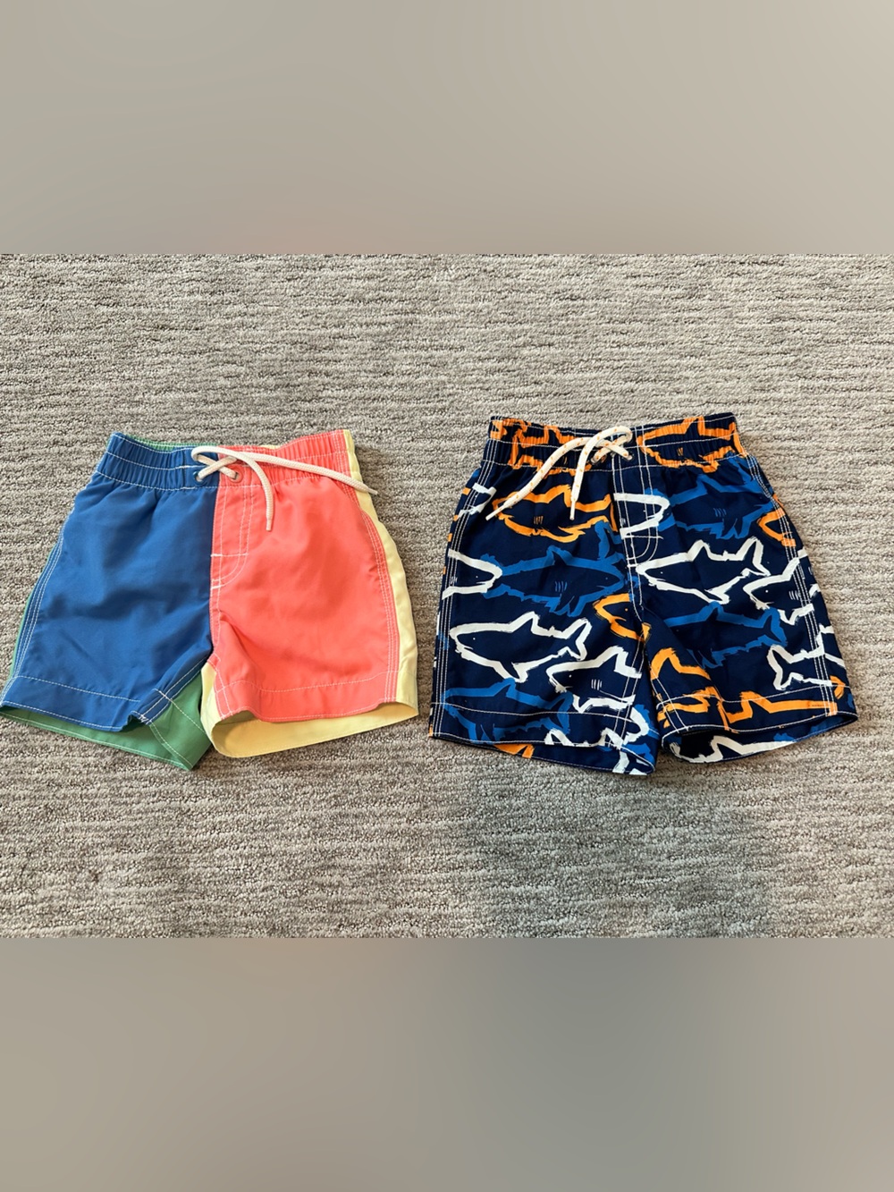 Colorblock & Shark Print Boys Swim Shorts - Multicolor